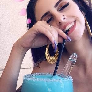 Meet your Posher, Halley